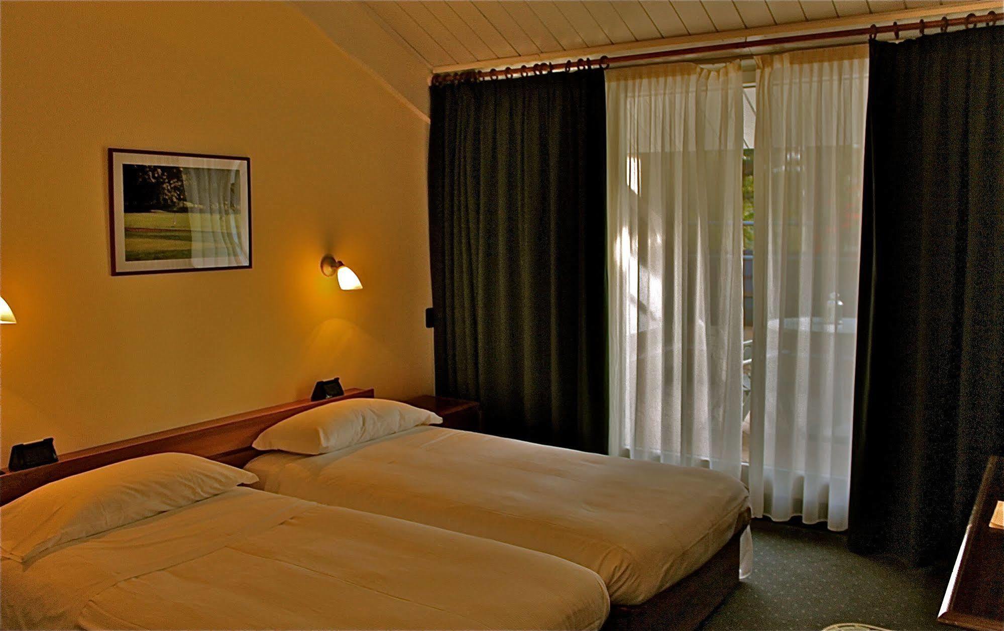 Golf Hotel La Pinetina อัพพิอาโน เจนติเล ภายนอก รูปภาพ