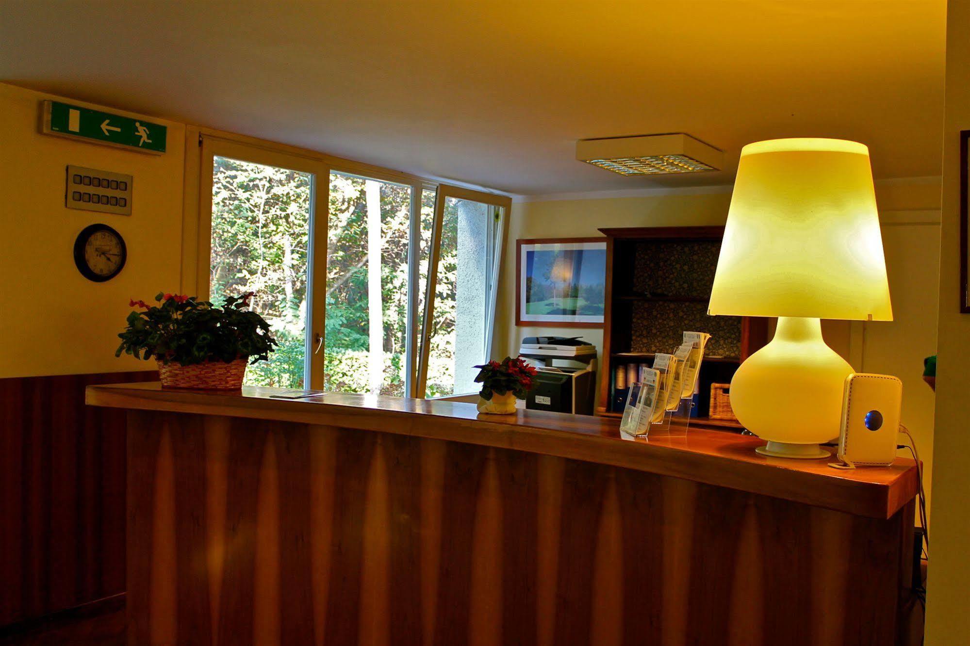 Golf Hotel La Pinetina อัพพิอาโน เจนติเล ภายนอก รูปภาพ
