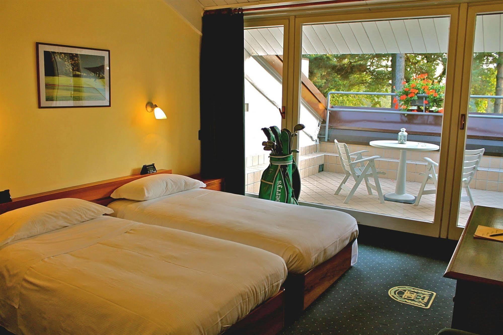 Golf Hotel La Pinetina อัพพิอาโน เจนติเล ภายนอก รูปภาพ